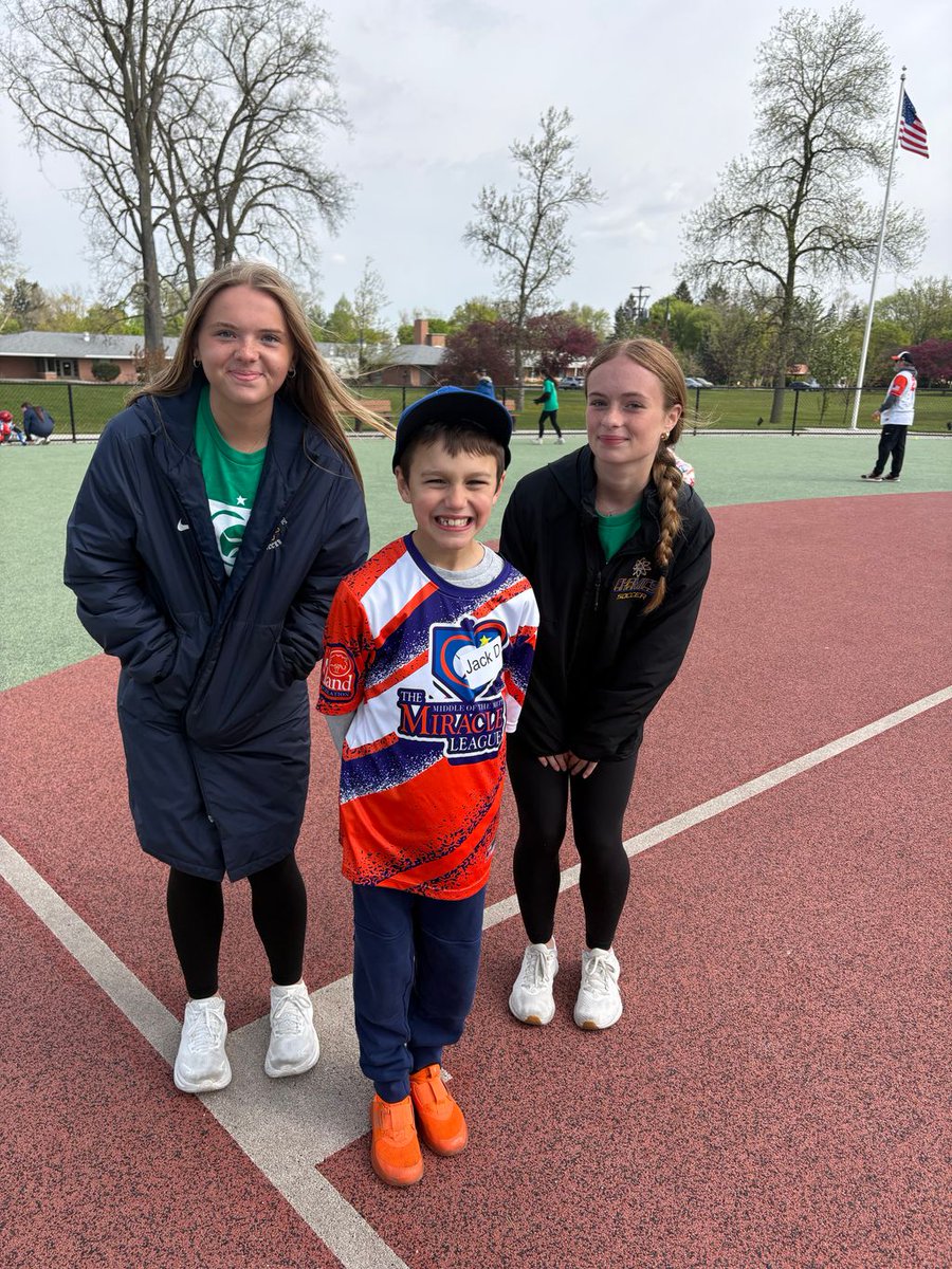 MidlandPS's tweet photo. The Midland High girls' JV and varsity soccer players and Coach Rodrico Barassi spent a recent Saturday at the Midland Miracle Field. In total, over 25 volunteer Chemic athletes spent their morning helping more than 60 fellow Midlanders experience the joy of playing baseball! https://t.co/it0JoAqojC
