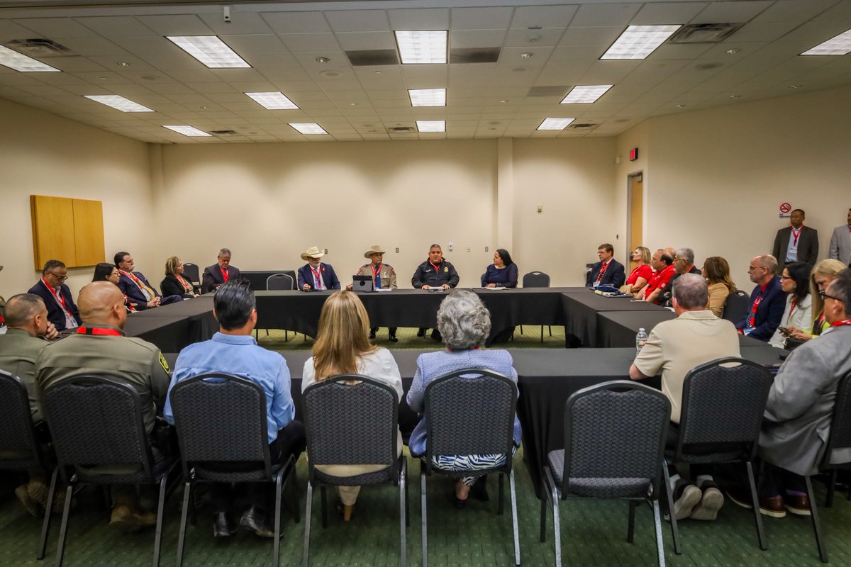 DFOLaredo's tweet photo. Eagle Pass Port Director P. Beattie represented CBP at the 2026 Eagle Pass Trade Summit, joining the "State of Safety and Logistics" panel to discuss trade safety and efficiency. #CBP #TradeSummit @CityEaglePassTx https://t.co/j1b3zaR3RM