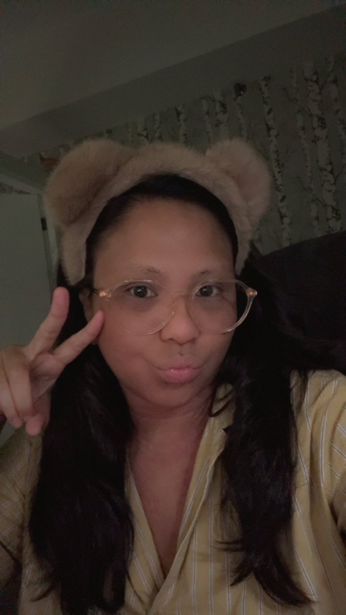 deedelrsrio's tweet photo. Been into headbands lately >> https://t.co/w6LMQ6jk9w