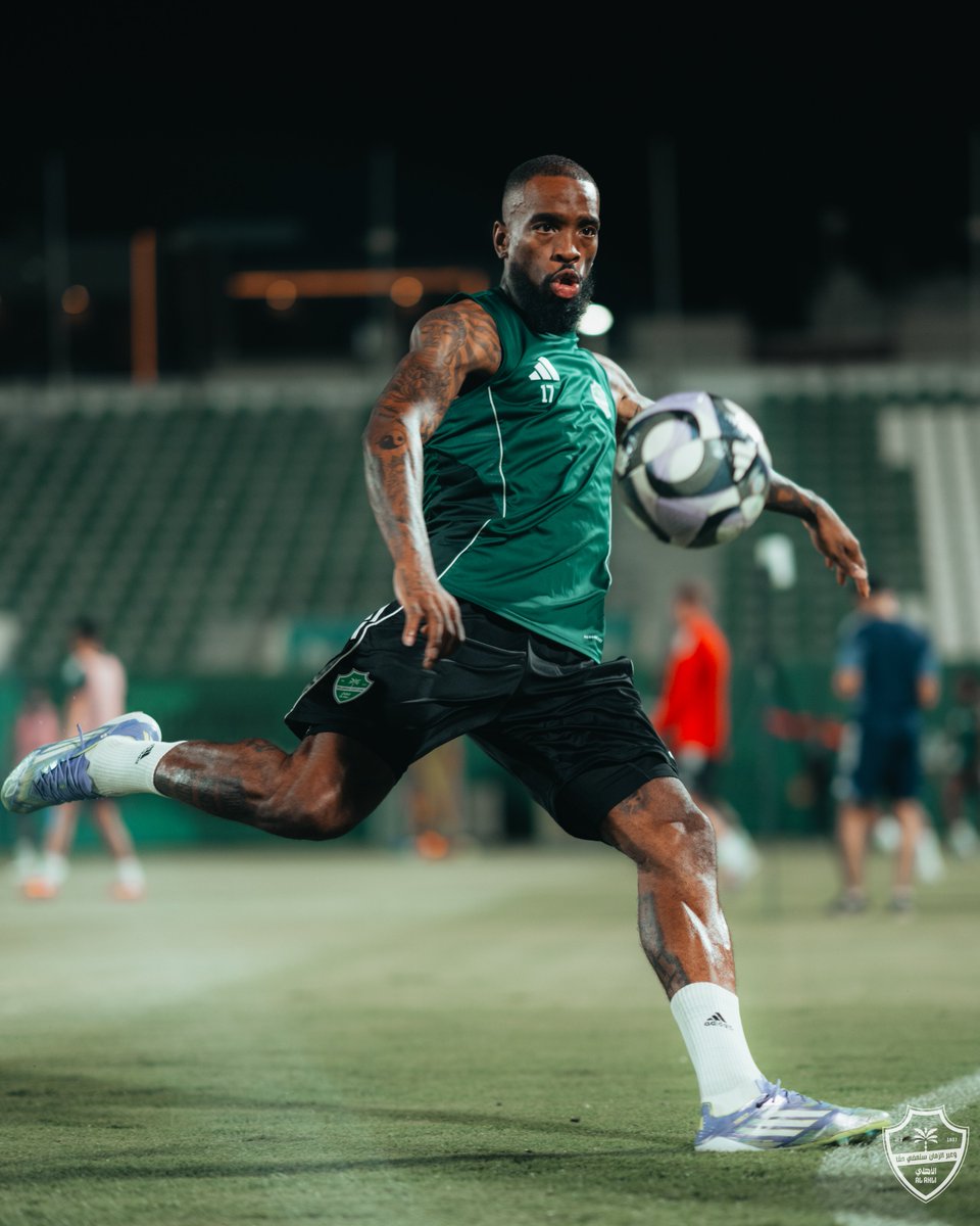 ALAHLI_FC's tweet photo. 💪📷 

#الأهلي_الخليج | #دوري_روشن_السعودي https://t.co/aW9Vb5YEsx