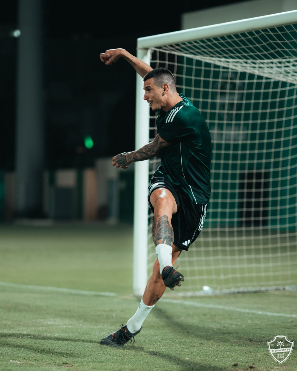 ALAHLI_FC's tweet photo. 💪📷 

#الأهلي_الخليج | #دوري_روشن_السعودي https://t.co/aW9Vb5YEsx