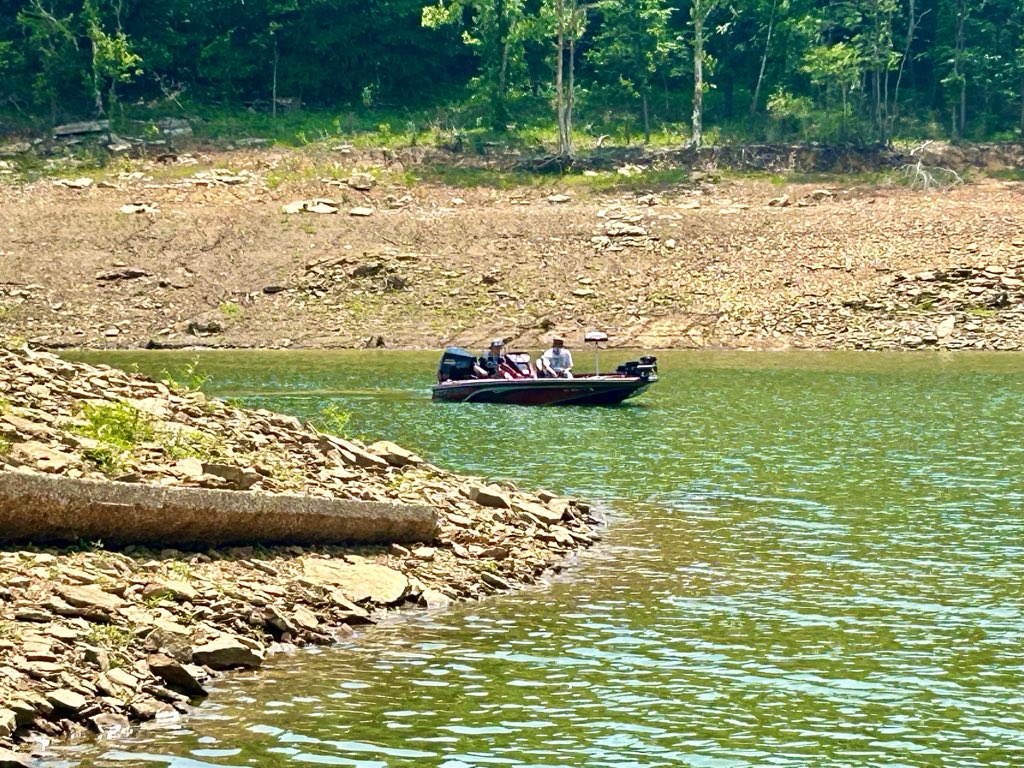 JSchipperWDRB's tweet photo. IMAGES: drought causing Rough River to be down 16’ ahead of a busy Memorial Day boating weekend @WDRBNews 5/6p https://t.co/DJw0qGZ1Sl