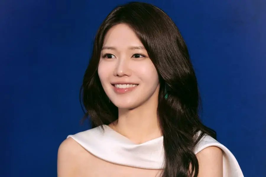 revistakoreain's tweet photo. #Sooyoung (#GirlsGeneration) está em negociações para novo drama da roteirista de #CrashCourseinRomance, #IWenttoSchool.
A trama segue uma mulher de meia-idade que vivencia uma grande transformação em sua vida após ingressar na faculdade mais tarde.
cr: Soompi https://t.co/gkx7roH1Tl