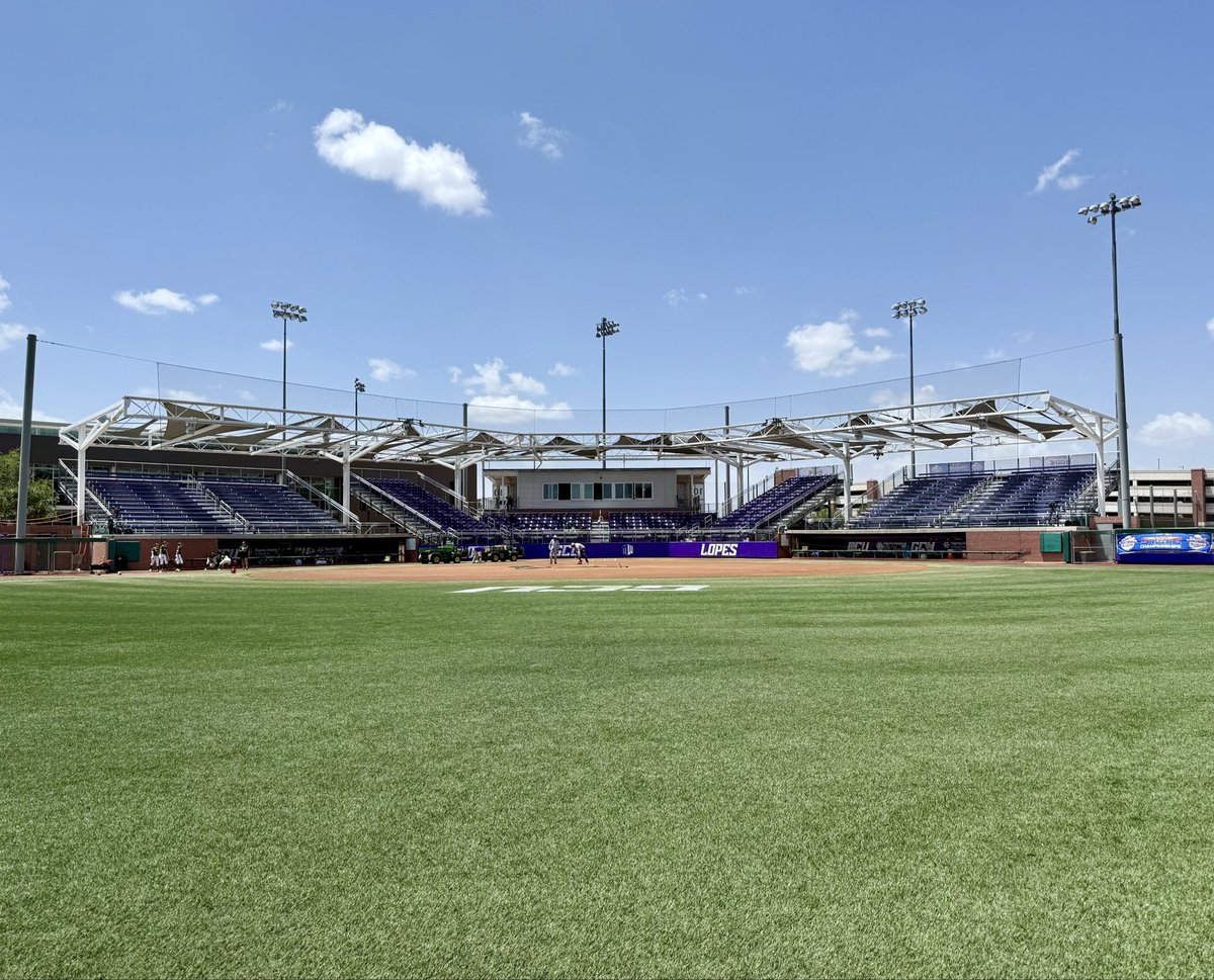 AZPreps365Andy's tweet photo. 5A Championship: No 4 Canyon del Oro vs. No 2 Mountain View at GCU. #azpreps365 https://t.co/n9ckE9XWQ2