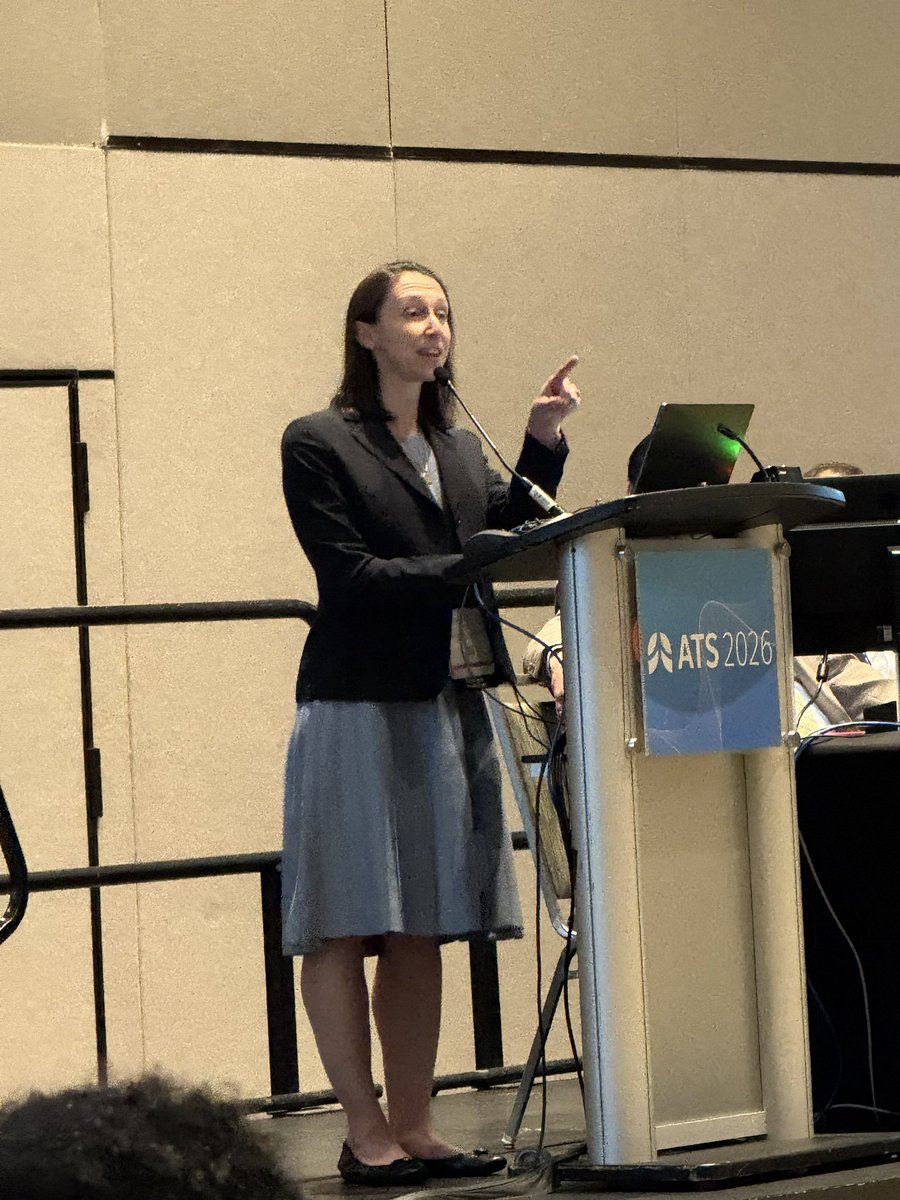 YalePCCSM's tweet photo. 2️⃣for1️⃣ special with @sezaeh1 moderating and presenting at session CC4. Always passionate and always smiling, we love the energy you bring to #ATS2026 & #YalePCCSM 💙😁🩺👩🏻⚕️
#bestfaculty #teaching #criticalcaredoctor https://t.co/YUSZ0mZ7Le
