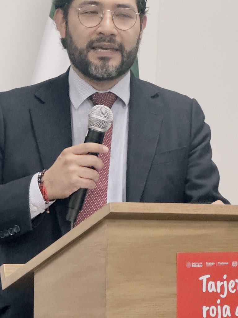 CTMxlainfancia's tweet photo. “La Campaña Tarjeta roja al trabajo infantil  es un llamado a la acción de gobierno, empleadores y trabajadores  con el objetivo de la protección de los derechos de las niñas,niños y adolescentes, causa común donde es indispensable la participación de todos los sectores”@marathb https://t.co/puSPyV30t4