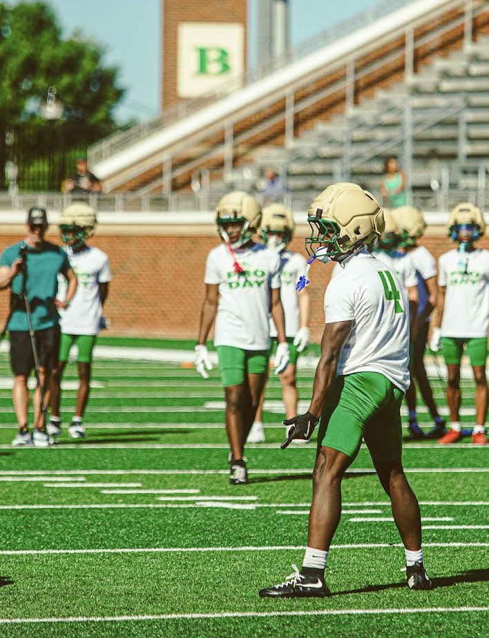 MoneyMeer34's tweet photo. Pro Day✅
@TheUCReport @TomLoy247 @benjaminwolk @buford_football https://t.co/jcA98006Z8