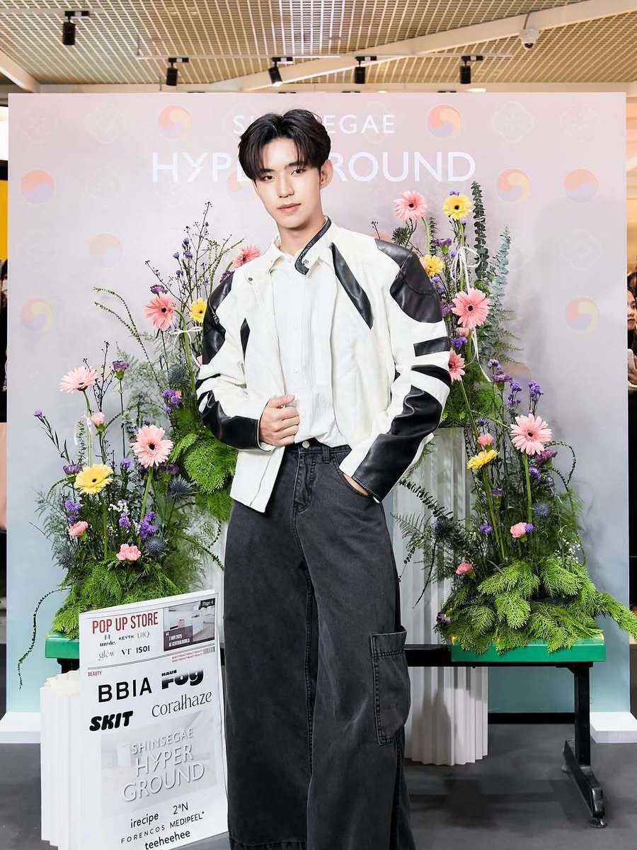 BoysLoveInsider's tweet photo. GMMTV Signs Anthony Buisseret, Ing Asavanund, Geno Matas, &amp; Prom kcy 

https://t.co/eAkrsk1jjZ 

#GMMTV #AnthonyBuisseret #IngAsavanund #GenoMatas #Promkcy https://t.co/EiFChGFRMI