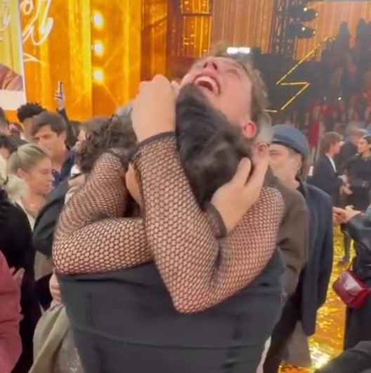 lastsof's tweet photo. per me è il sorriso enorme di alessio comunque☀️ https://t.co/3FeL2VSFDt