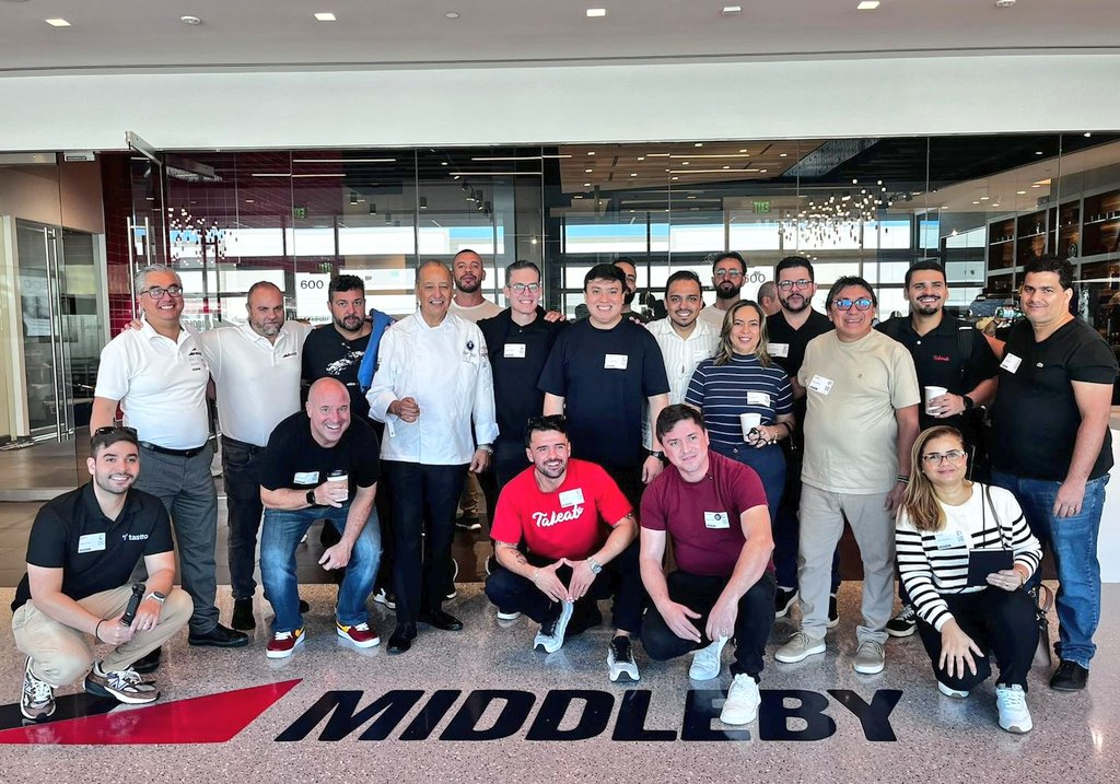 NexosTuristicos's tweet photo. 🇲🇽 GRAN ÉXITO INTERNACIONAL DE GRUPO PREHISPÁNICOS EN ENCUENTRO GASTRONÓMICO "TRADITION, FIRE, ROOTS & TECHNOLOGY" EN DALLAS, TEXAS 🇺🇸

Todo un gran éxito internacional fue el encuentro en Dallas, Texas, en las instalaciones de Middelby Dallas en el que el Chef Jorge Orozco y el chef Guy Santoro destacaron la importancia de los encuentros gastronómicos con la participación de cocineras tradicionales de Puebla, Oaxaca, Veracruz y chefs de San Luis Potosí y Ciudad de México.

Los chefs resaltaron la gran gastronomía con la que cuenta México y sus grandes cocineras, consideradas Patrimonio Inmaterial y Cultural del mundo por parte de la UNESCO. En el encuentro se cocinaron los mejores platillos tradicionales de los estados de Oaxaca, Puebla, Veracruz y San Luis Potosí.

Cabe resaltar que este martes 12 y miércoles 13 de mayo se llevó a cabo en Dallas, Texas, USA, el Encuentro Gastronómico "Tradition, Fire, Roots and Technology", con la presencia de los mejores chefs de México y Estados Unidos, bajo la premisa de "unidos trabajando con cocineras tradicionales que son el tesoro gastronómico de México", como lo resaltó el Chef Jorge Orozco, Embajador de la Cocina Tradicional y Prehispánica de México y Presidente de Grupo Prehispánicos.

El evento se llevó a cabo en el Salón Mik Dallas, con la participación de grandes chefs mexicanos, entre ellos: Abel Ortiz, Chef Vatel; Guy Santoro, Presidente Club Vatel; Jorge Orozco, Embajador de la Gastronomía Mexicana; Valeria E. Hernández, Chef Vatel y Antonio León, Chef Corporativo de Middleby "Innovation kitchen Dallas".

@ChefJorge190373 @chefjorgeorozco @chefjorgepreh @Guy_Santoro @elfonduegourmet @vatelclubmexico @vatelmagazinemx #GrupoPrehispánicos @MiddlebyMexico #middleby