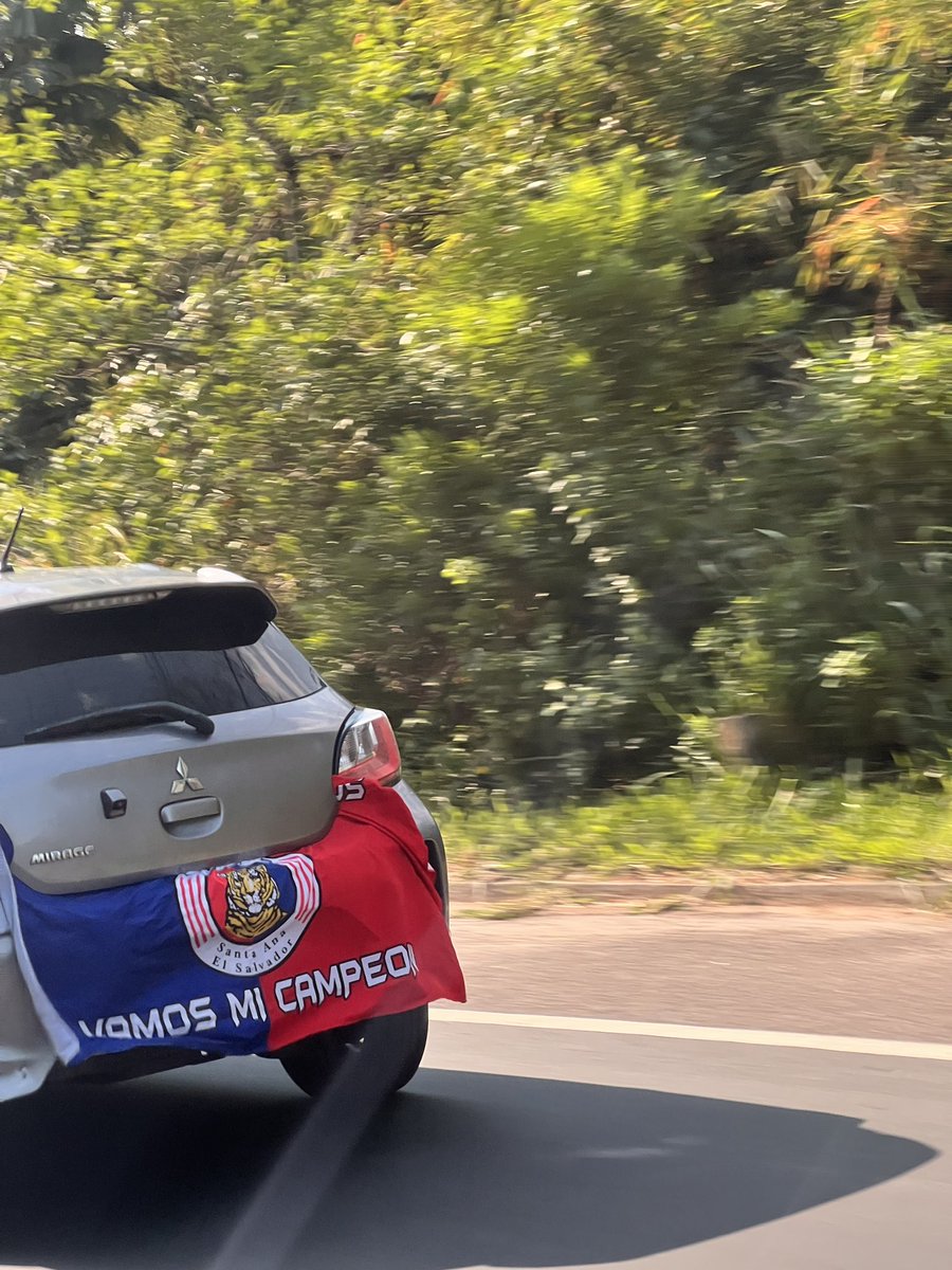 nahuncinnn's tweet photo. Cómo se supera la noche de ayer? Una raya más para el tigre ❤️ https://t.co/CXMdQO1TFd