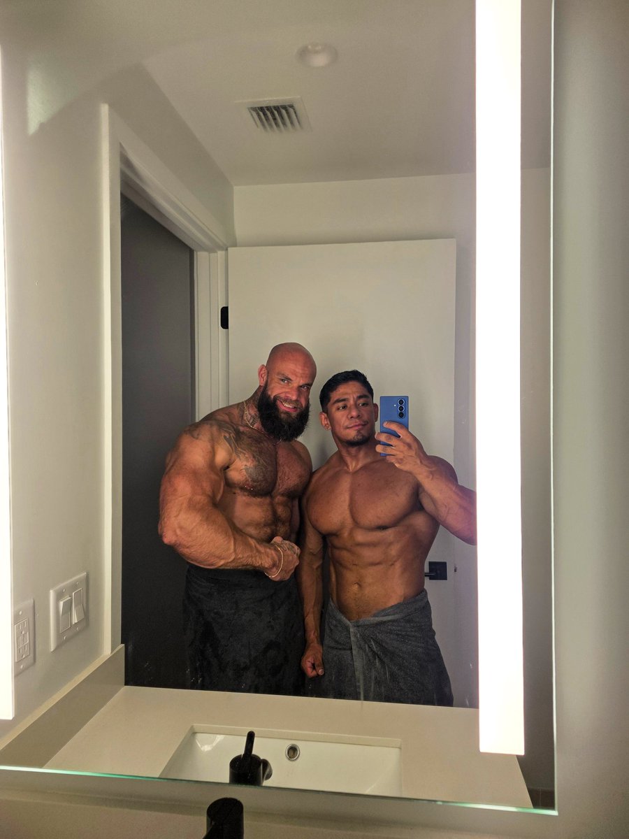 sanchooxxx's tweet photo. We did it boys 😈 @Muscledadd11061 https://t.co/ECcMA5qZlV