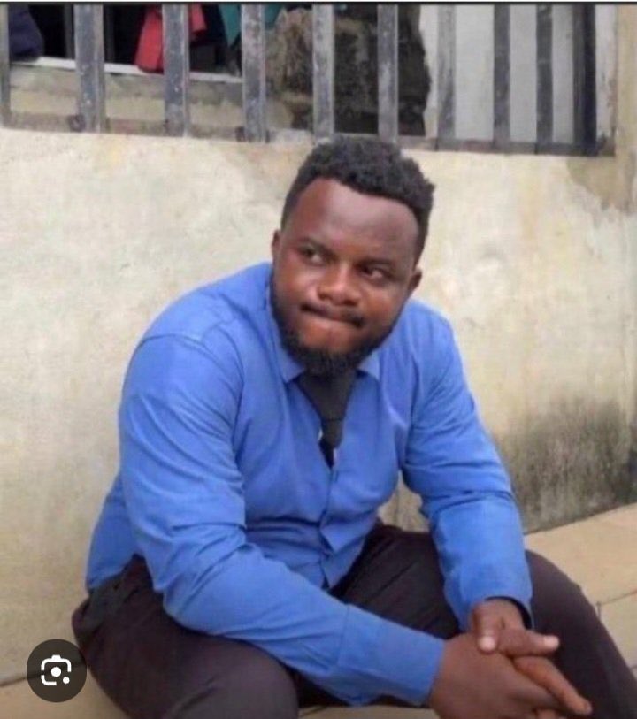 dyamunde's tweet photo. @heis_beebah Who told you am the man of the house https://t.co/htxstX4ocP