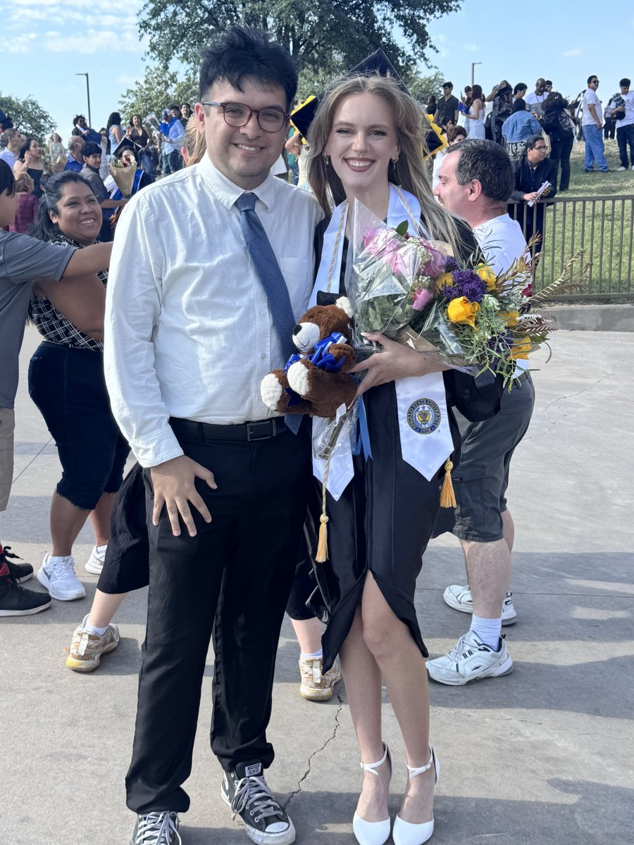 ctrlaltchaos_'s tweet photo. THE duo seen at graduation https://t.co/r0c1jye3Wk