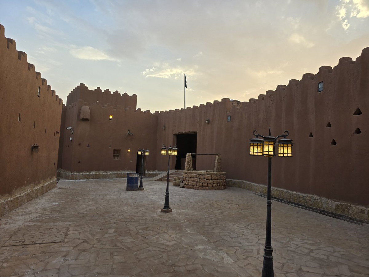 أسرة العنجري tweet media