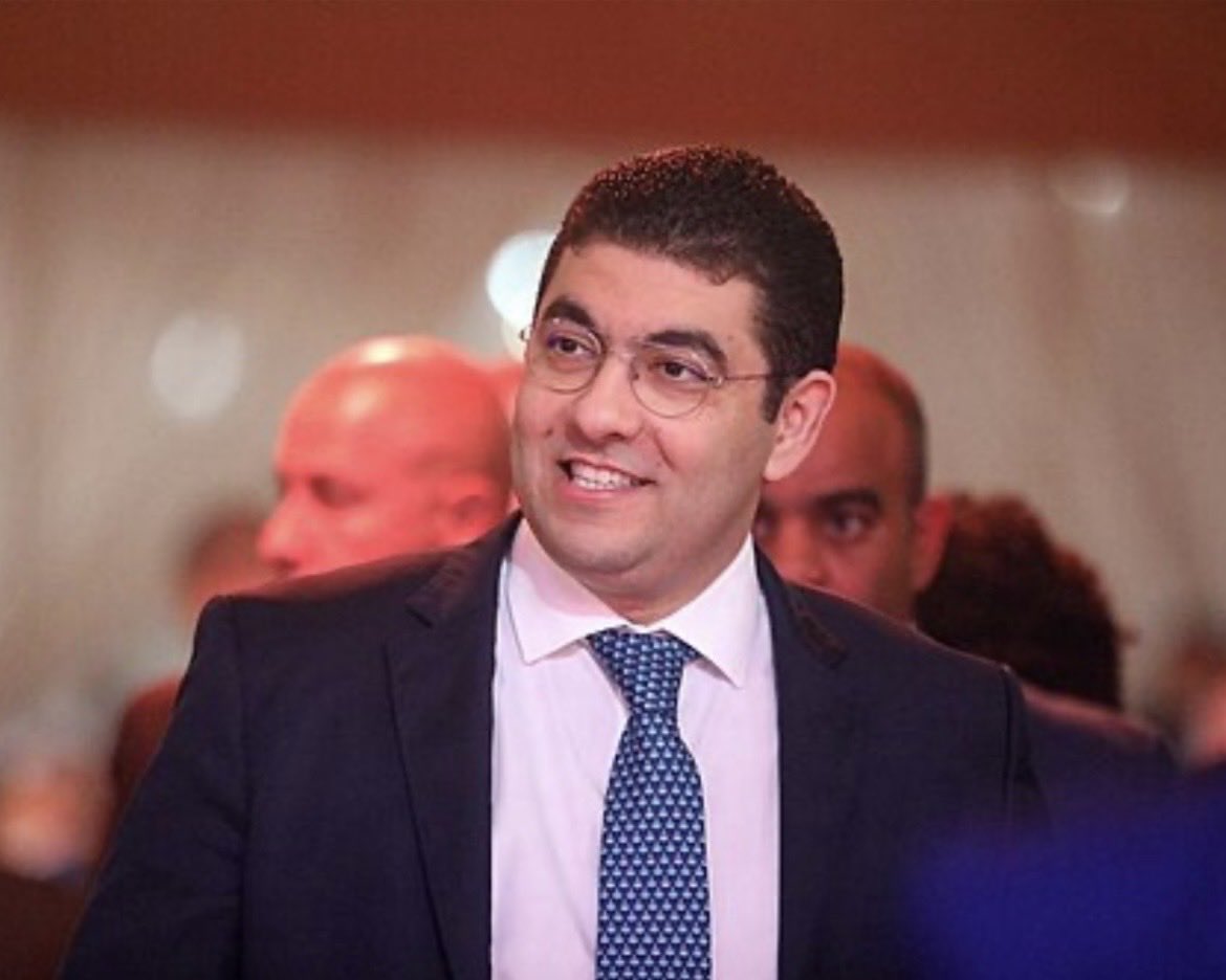 Mahmoud93432501's tweet photo. لا والوا غير الوزير بنسعيد قام بتغيير مكان معرض الكتاب اللي كان تيتنظم فكازا نورمال فالمعرض الدولي بتكاليف أقل، جا هو حول المعرض للرباط، وبما أن مكاينش مكان قااار لاحتضان هاد المعرض، ولات الوزارة كل عام تتخرج مارشي لشركة تتبني مقر فالفضاء العام ب4 لمليار سنويا، زد عليه المارشي تتاخدوا نفس الشركة دابا اربع سنوات…