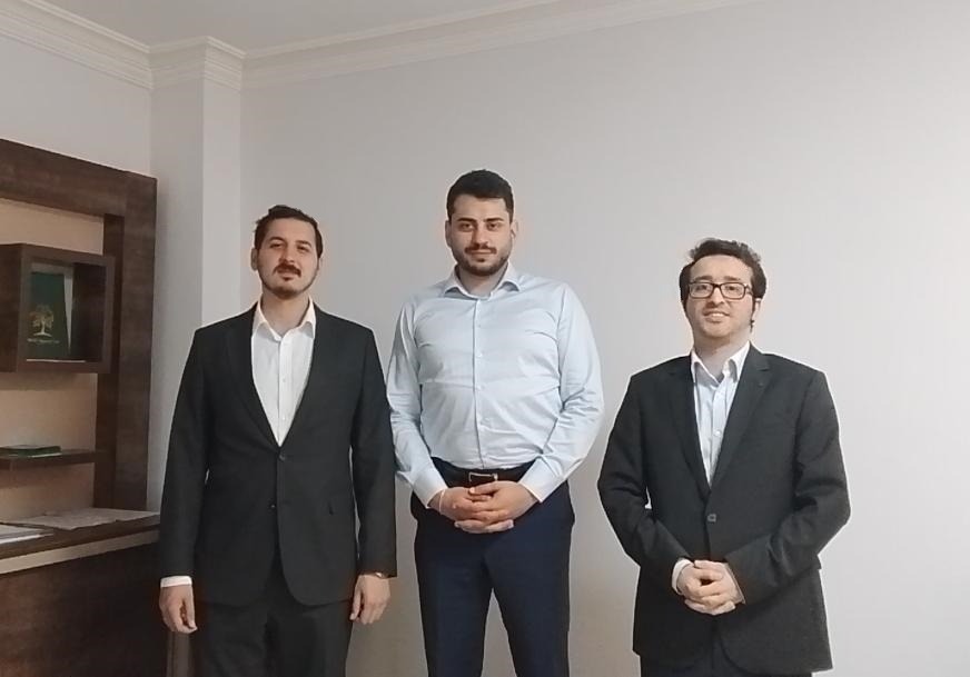 Akparti06secim's tweet photo. AK Parti Etimesgut Avukat Koordinatörümüz @AvMertBozkurt, avukat ziyaretleri kapsamında; Sincan Avukat Koordinatörümüz @AvSercanGur'le birlikte Av. Mahmut Sunguralp Soyuer'i ziyaret etti. Misafirperverliği için kendisine teşekkür ederiz.

@hakanhanozcan
@emrhntrn
@avmuratcandogan https://t.co/iydXRoUE8m