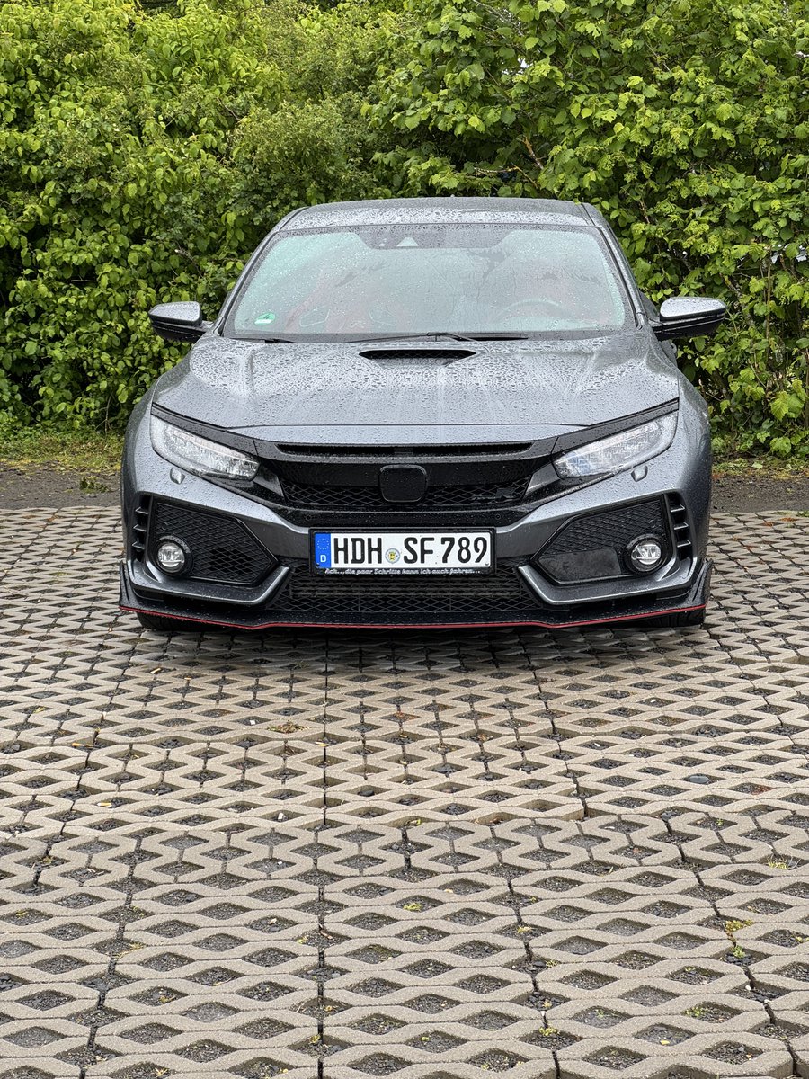 asfass's tweet photo. Nürburgring es fascinante https://t.co/qigDTEWg6x