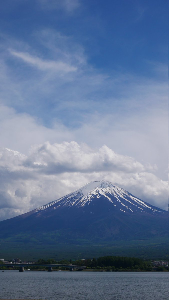 ichoudan's tweet photo. fuji-san lagi ga main petak umpet https://t.co/Be1aK9CvVv