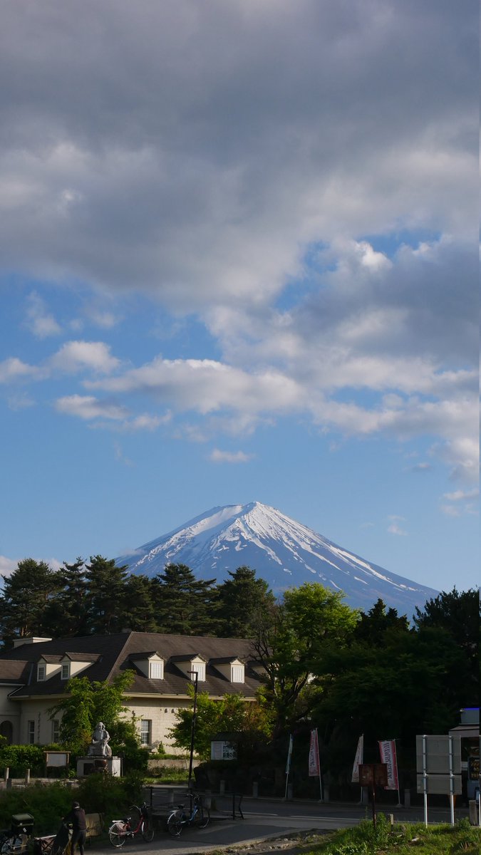 ichoudan's tweet photo. fuji-san lagi ga main petak umpet https://t.co/Be1aK9CvVv