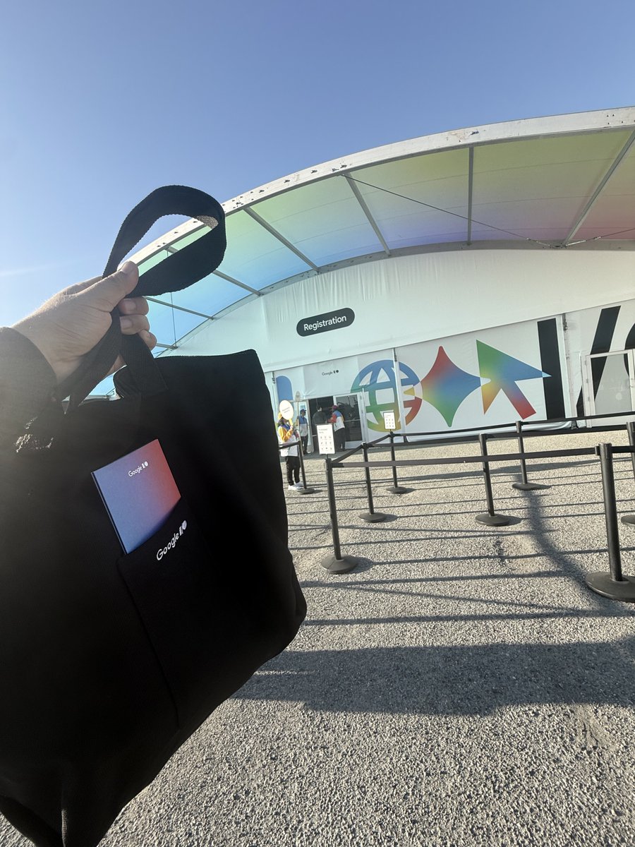 diegoveloper's tweet photo. All set #googleio https://t.co/SUMpuBoDfQ