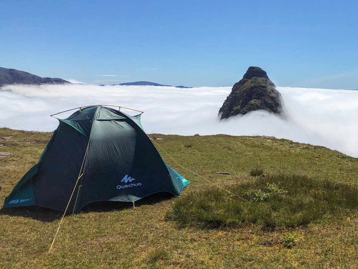 BarssFreddie's tweet photo. Amazing photo !! Camping above the clouds on Suilven, Scotland . c.o. A Scots Eye View . 👌🏴󠁧󠁢󠁳󠁣󠁴󠁿 https://t.co/6PXAIcVaz0