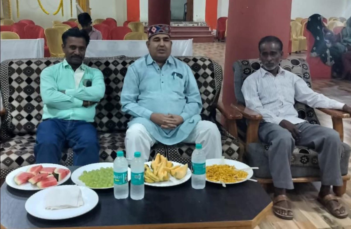 mpajaypratap's tweet photo. सीधी जिला अंतर्गत चुरहट के अशोका पैलेस में श्री जगदीश पटेल जी के सुपुत्र के तिलकोत्सव कार्यक्रम में सम्मिलित होकर परिजनों को बधाई एवं शुभकामनाएं प्रेषित किया। 
#सीधी #चुरहट #अजय_प्रताप_सिंह #Sidhi #mpajaypratap https://t.co/V5VsjW1HS2