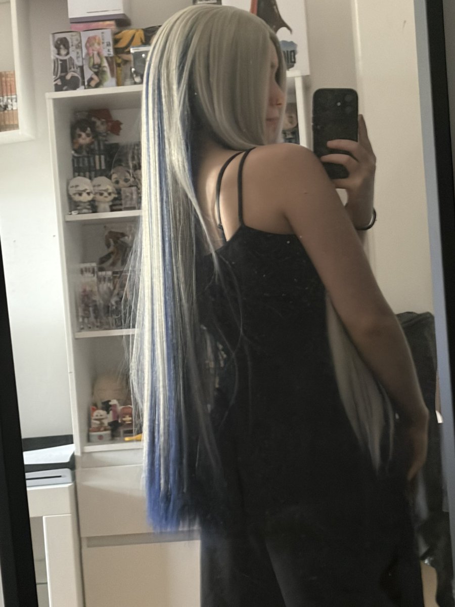 tamsyzu's tweet photo. finally untangled and cut my wig a little YAYY TAMSY https://t.co/7G7e1f4Csl