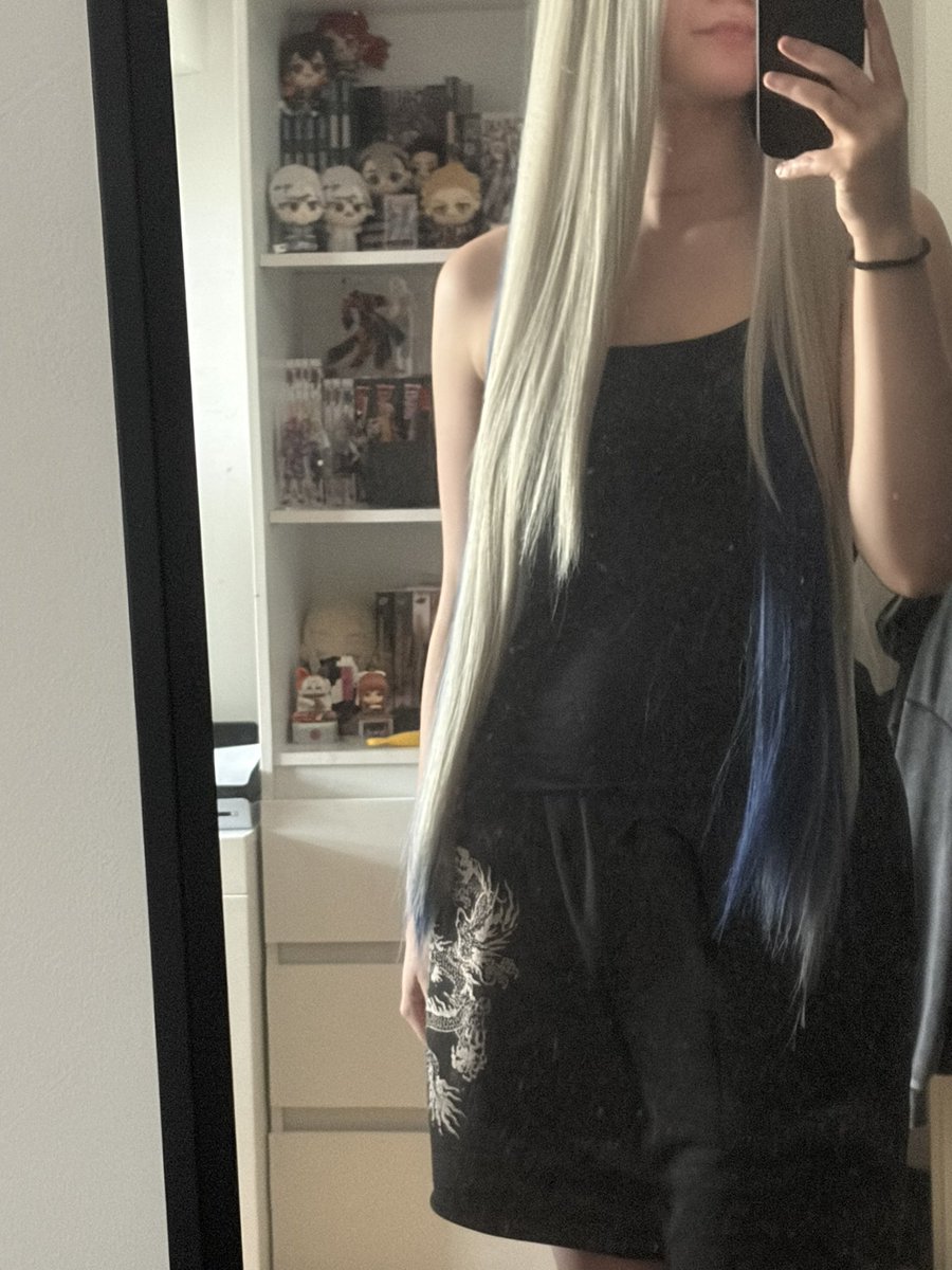 tamsyzu's tweet photo. finally untangled and cut my wig a little YAYY TAMSY https://t.co/7G7e1f4Csl
