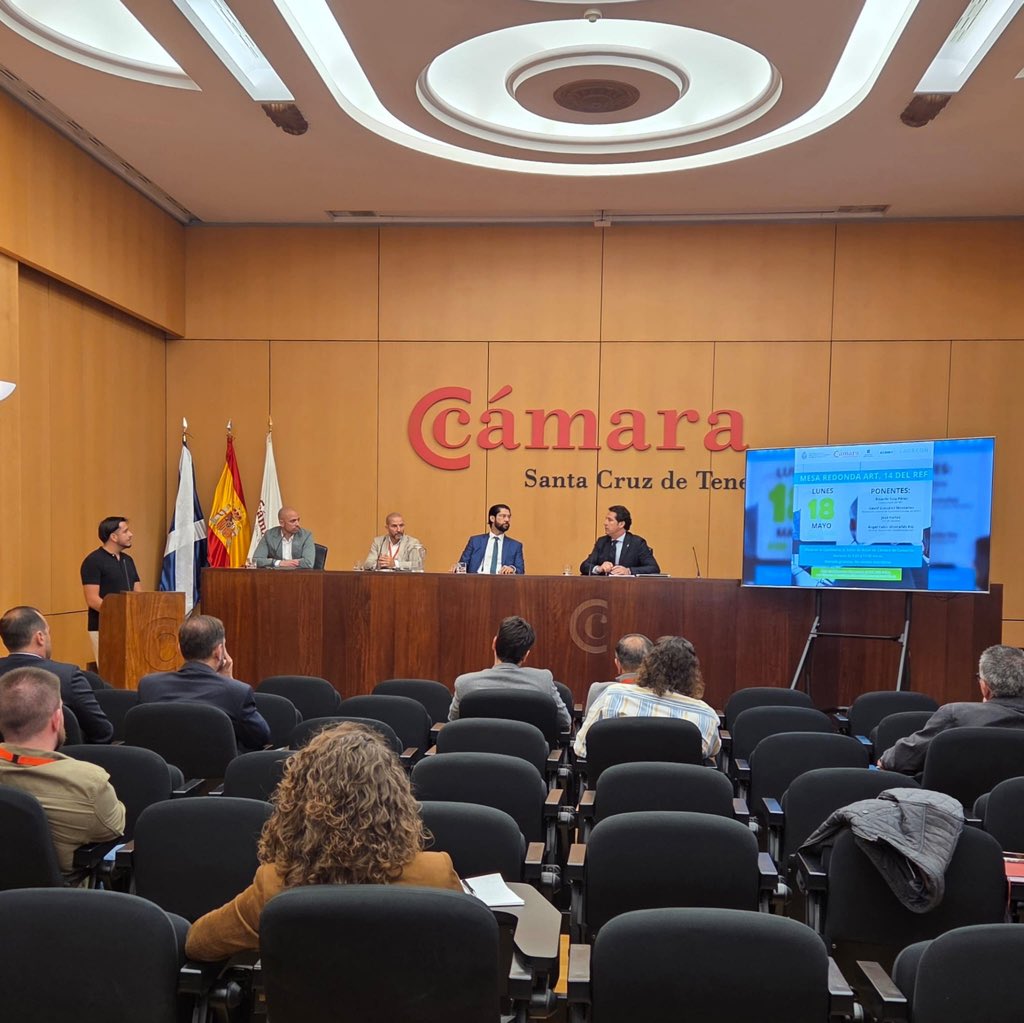 ASINTRATENERIFE's tweet photo. ♻️ Hoy #ASINTRA participó en la mesa redonda sobre el REF de Canarias, trasladando la problemática que viven los talleres de las islas menores con el almacenamiento y traslado de residuos a Tenerife.
#ASINTRA #Canarias #GestiónDeResiduos #REFCanarias https://t.co/0ClMnBioq3