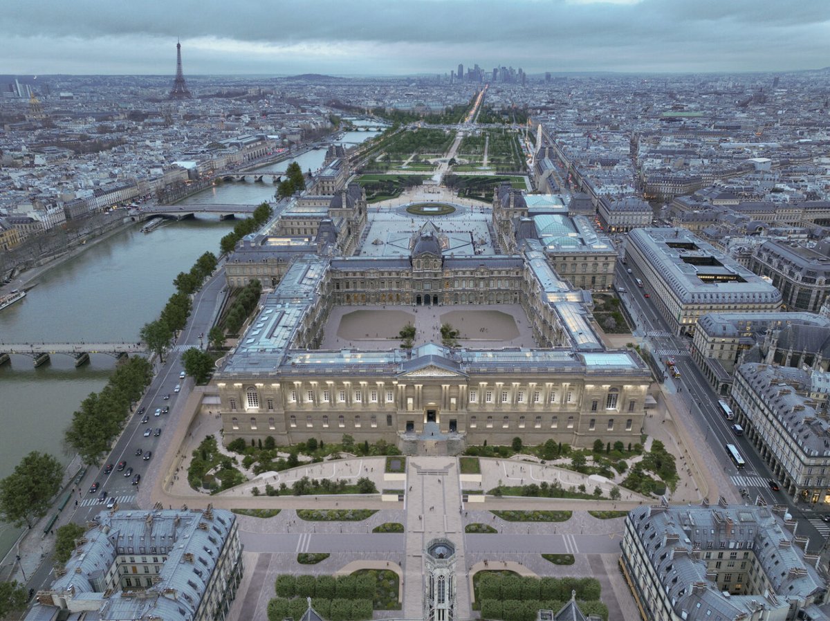 MuseeLouvre's tweet photo. [#PresseLouvre]

Catherine Pégard, ministre de la Culture, annonce l'équipe lauréate du concours international d'architecture de Louvre Nouvelle Renaissance : STUDIOS Architecture Paris et Selldorf Architects.
 
Le jury hautement qualifié, dont Marc Guillaume, Préfet de la région d'Île-de-France, préfet de Paris, a assuré la présidence et Christophe Leribault, Président-directeur de l'Etablissement Public du musée du Louvre, la vice-présidence, s'est réuni le 13 mai en présence d'Emmanuel Grégoire, maire de Paris, pour examiner les projets proposés par les cinq groupements admis à concourir.
 
A l'issue des débats du jury qui s'est félicité du haut niveau des offres remises par les candidats, le projet soumis par STUDIOS Architecture Paris et Selldorf Architects a été retenu pour la qualité de sa proposition architecturale et de son insertion patrimoniale, urbaine et paysagère, intégrant pleinement les enjeux de qualité d'accueil des publics, clarté des cheminements, sobriété et végétalisation, le tout avec une prise en compte pertinente des enjeux de sécurité.
 
Plus d’informations 👉 https://t.co/jQL5hkPpWC