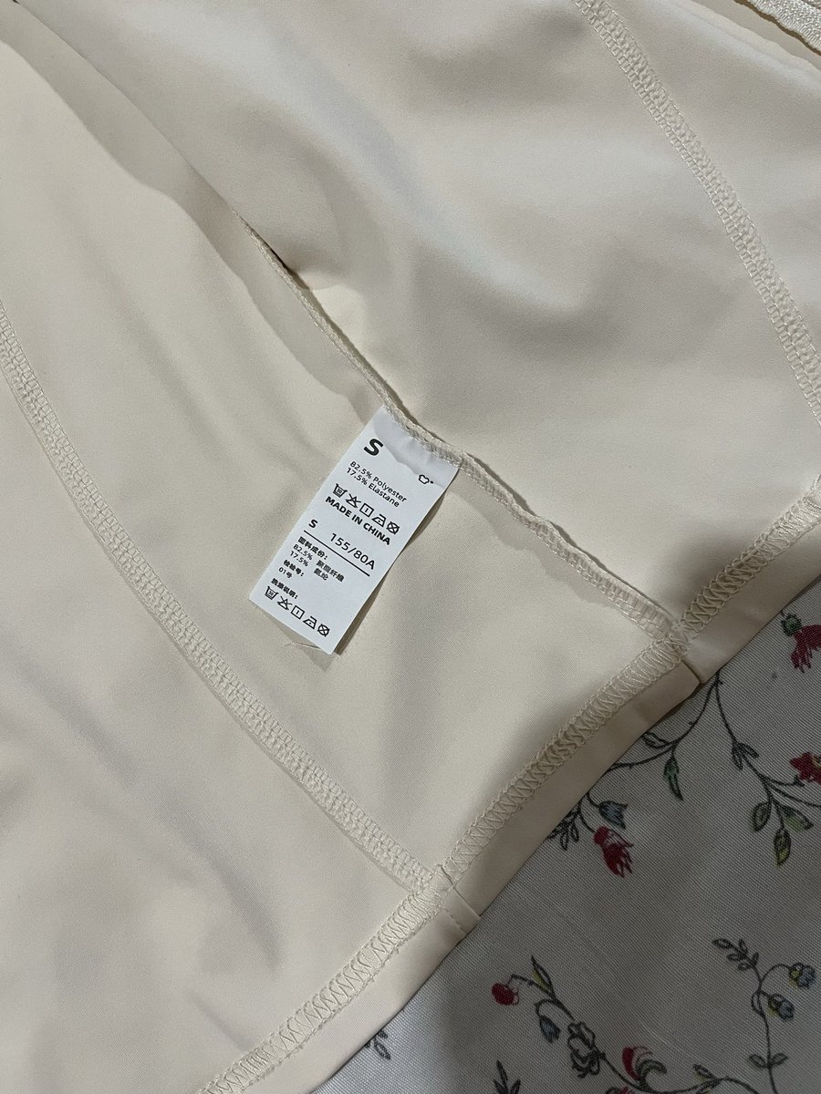 dearNplease's tweet photo. เสื้อคลุมออกกำลังกาย ผ้าลื่น ใส่ว่ายน้ำได้                           

size : s ไหล่13.8 อก28-35 ยาว22      
price : 60฿ https://t.co/JRqT96ExbE