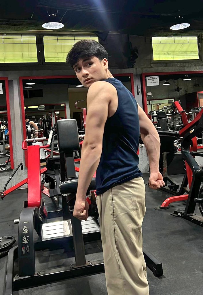 muscledailyid's tweet photo. Asli emang anak workout guys, makanya badan bagus. 🏋️ https://t.co/JFTYEfkwZ9