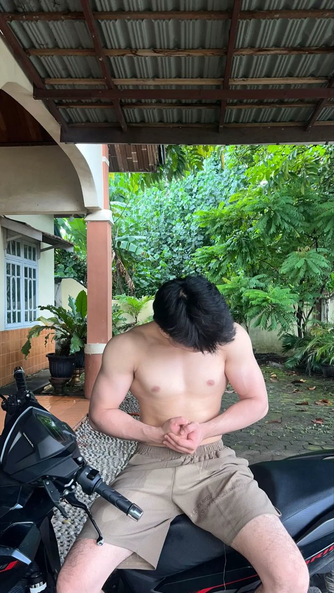 muscledailyid's tweet photo. Asli emang anak workout guys, makanya badan bagus. 🏋️ https://t.co/JFTYEfkwZ9