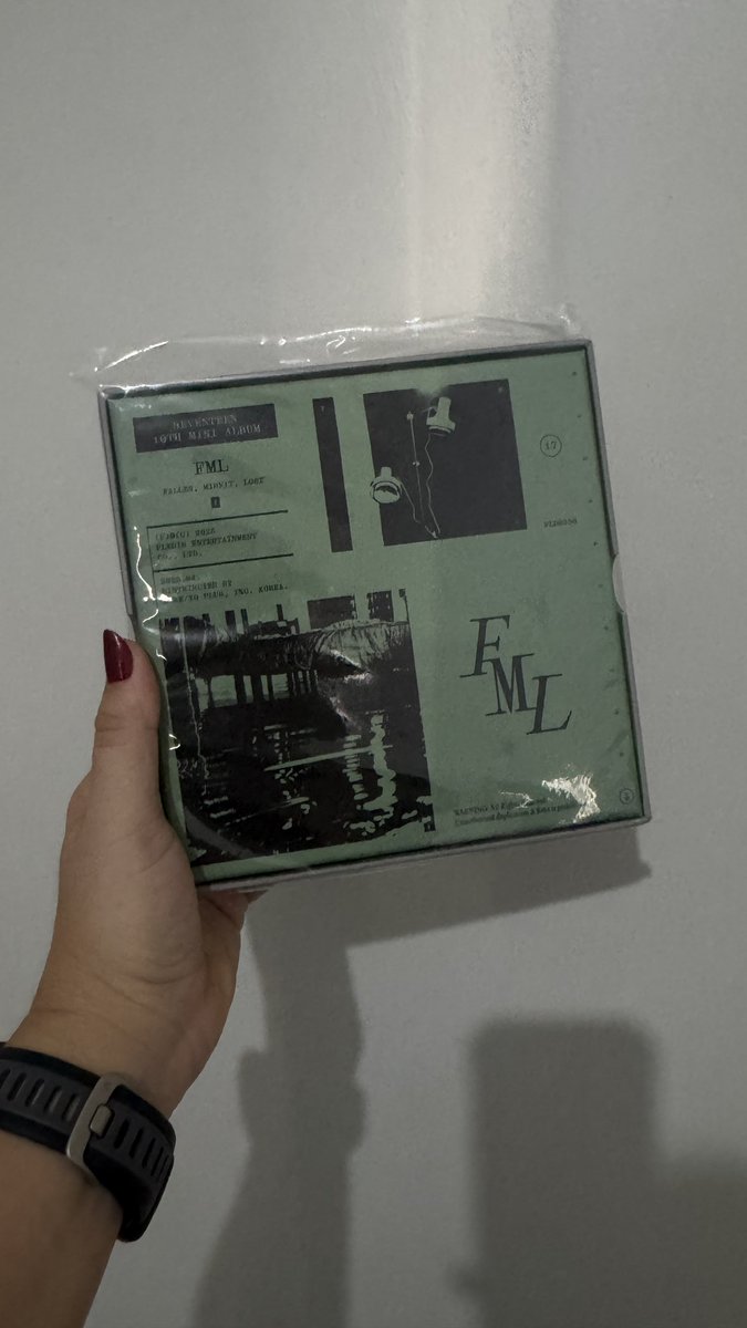do_jeonghan's tweet photo. SALDÃO ÁLBUNS SEVENTEEN

VENDO/VENDA 

FML VERDE
FML CINZA 
SECTOR 17 AZUL
YOU MAKE MY DAY ROSA E AZUL

R$ 50,00 cada + frete 

Não possuem photocards. 

Tenho feedbacks no fixado.

Não reservo. https://t.co/jAWncld8te