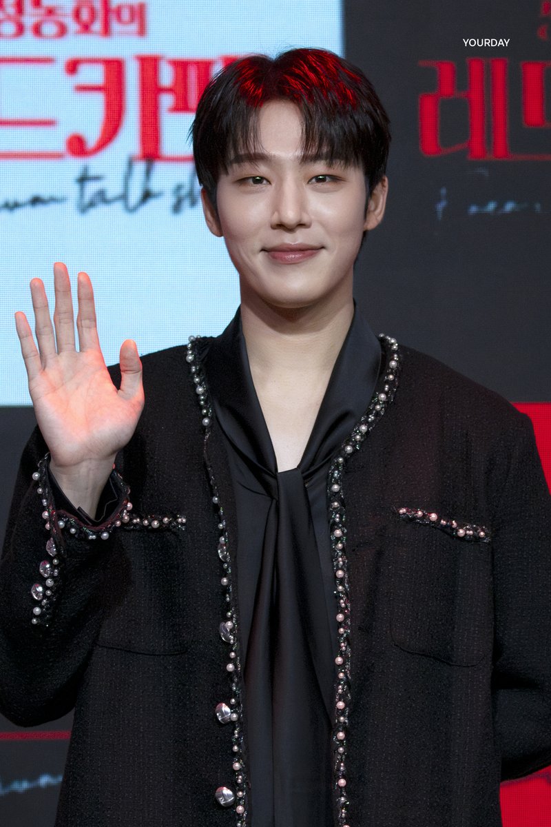 데이 tweet media