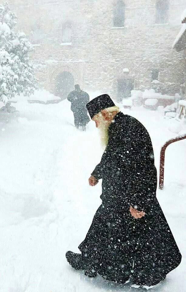 Fragbaza's tweet photo. In 1990, during another visit [to Russia], Bishop Basil met a young priest who had graduated from the theological faculty with distinction, yet did not continue on to higher studies because he chose instead to serve a neglected parish in a village in the Kostroma region and restore its crumbling eighteenth-century temple. This priest asked the bishop to bless his church by celebrating the Divine Liturgy there. As usual, the companion tried to prevent the bishop from accepting. This time, the distance between where they were and the church in question was much farther—only six hundred kilometers! The bishop obeyed. He set out with the priest and his companion by car, after obtaining the episcopal vestments.

After several hours of travel, traffic came to a halt because of an accident between a motorcycle and a truck. The bishop learned that the motorcyclist had died. He got out of the car and went to the site of the accident, where he found a young man weeping bitterly over his dead father. He said to the young man, "I am an Orthodox priest." Then he asked him, "Was your father a believer, so that I may read the prayers for him?" The young man replied, "Yes, yes, certainly. Please read the necessary prayers. My father was a very faithful Orthodox man, and he had a spiritual father. But he did not go to church."

Bishop Basil asked in surprise, "How could he have a spiritual father and yet not go to church?" The young man answered, "My father had been an atheist. But he listened regularly to the weekly spiritual talks of Father Rodzianko (Bishop Basil himself) on the BBC. Through him, he came to faith, and he obeyed everything that this priest said, considering him his spiritual father."

Tears streamed from Bishop Basil's eyes as he put on his epitrachelion and began to pray for the soul of his spiritual son, who until that moment had been unknown to him.

Who could have imagined that God had arranged this meeting so that this man would not be deprived of the blessing of his spiritual father? These are the hidden purposes of God. They may not be revealed to us quickly every time, but the fact that they remain hidden does not mean that God is not following us in the details of our lives, leading us toward the salvation for which we hope.