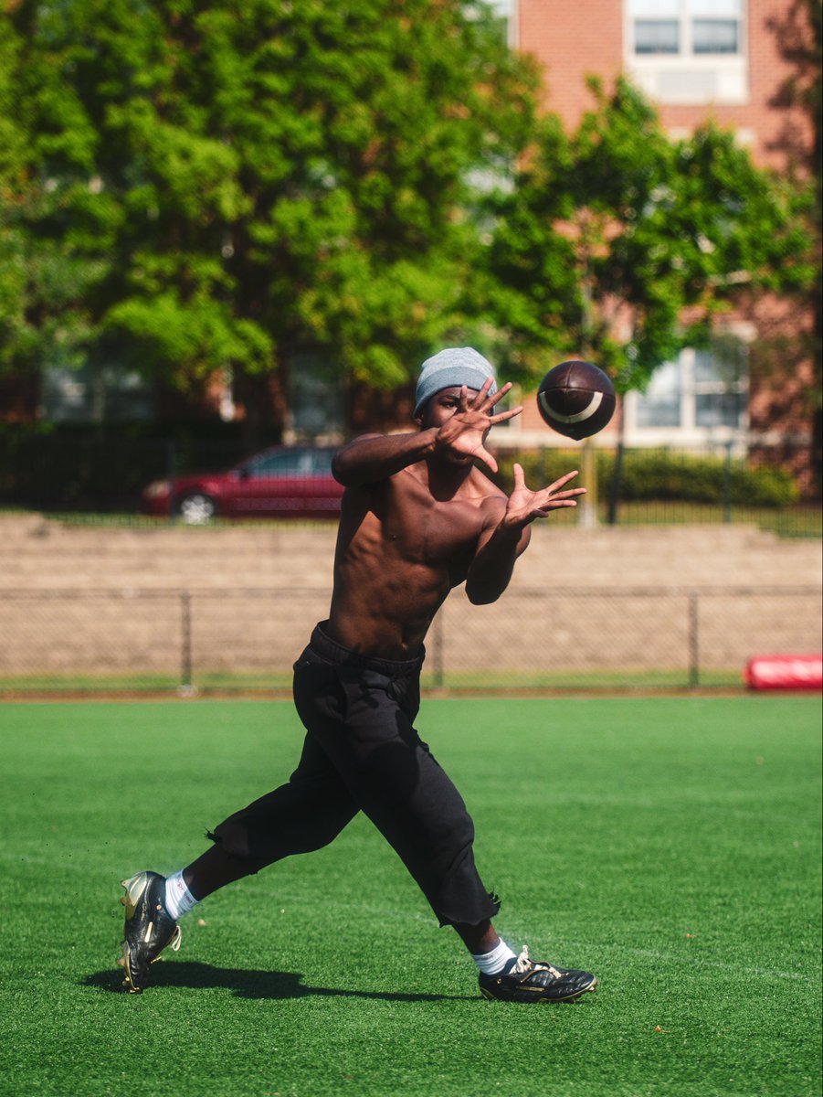 Makaiwms's tweet photo. Makai Williams | Wr/Db | 2027 | 5’10 174 | 4.4 Gpa |City college HS (Baltimore Md)

Senior year loading let’s go @BCCfootball2025 @BStreamPayeski @CoachLarryOC https://t.co/z06818yxoE