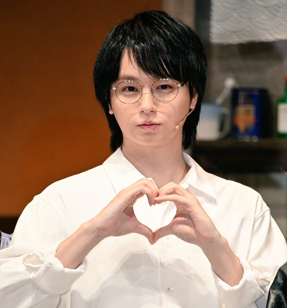 むにっ子💙 tweet media