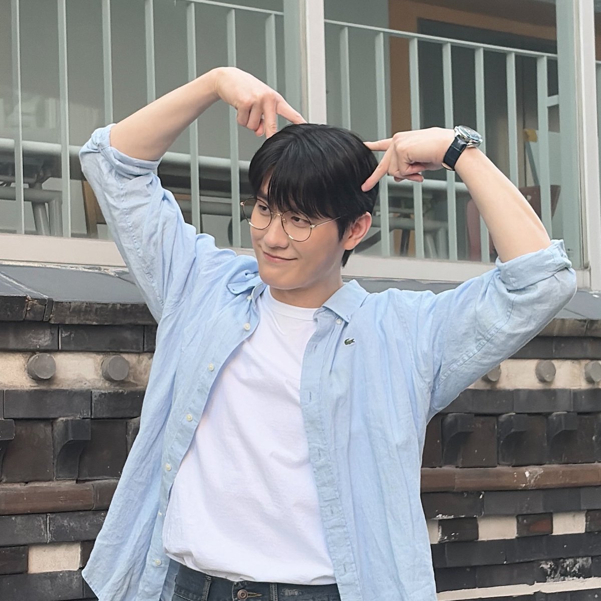 Mu_ikaara's tweet photo. 260517D 연극 헤르츠클란 퇴근길
데미안 役 #심수호 배우님

🐱🐾 https://t.co/WhCbCJvHhI