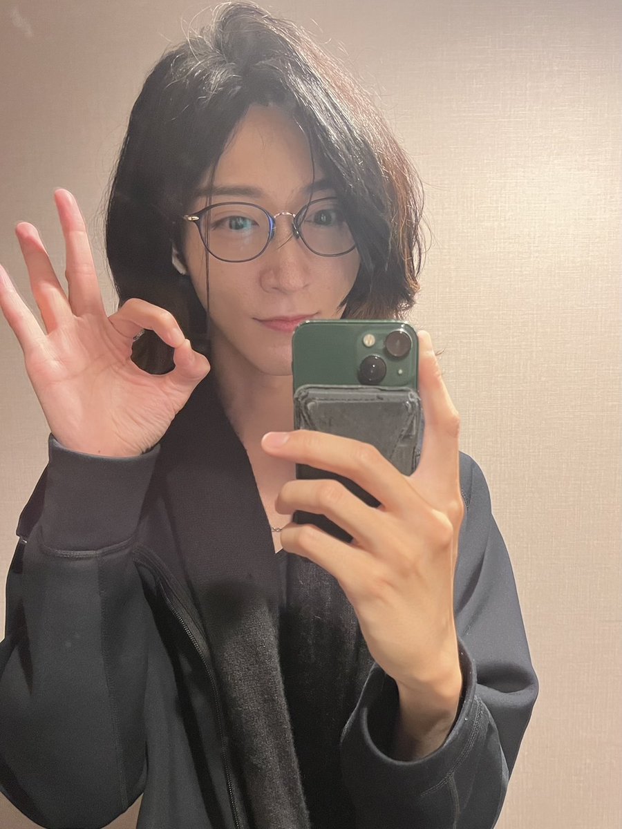 モナキ tweet media