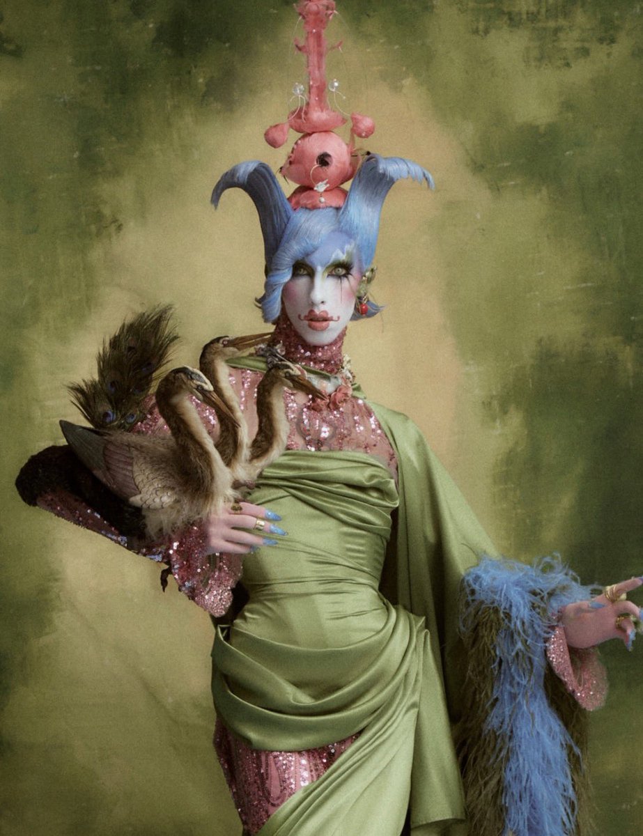 Drag_Crave's tweet photo. Hugáceo Crujiente looks enchanting in new photos commemorating International Museum Day with an homage to Hieronymus Bosch's "The Garden of Earthly Delights". https://t.co/QwJ87wbKaZ