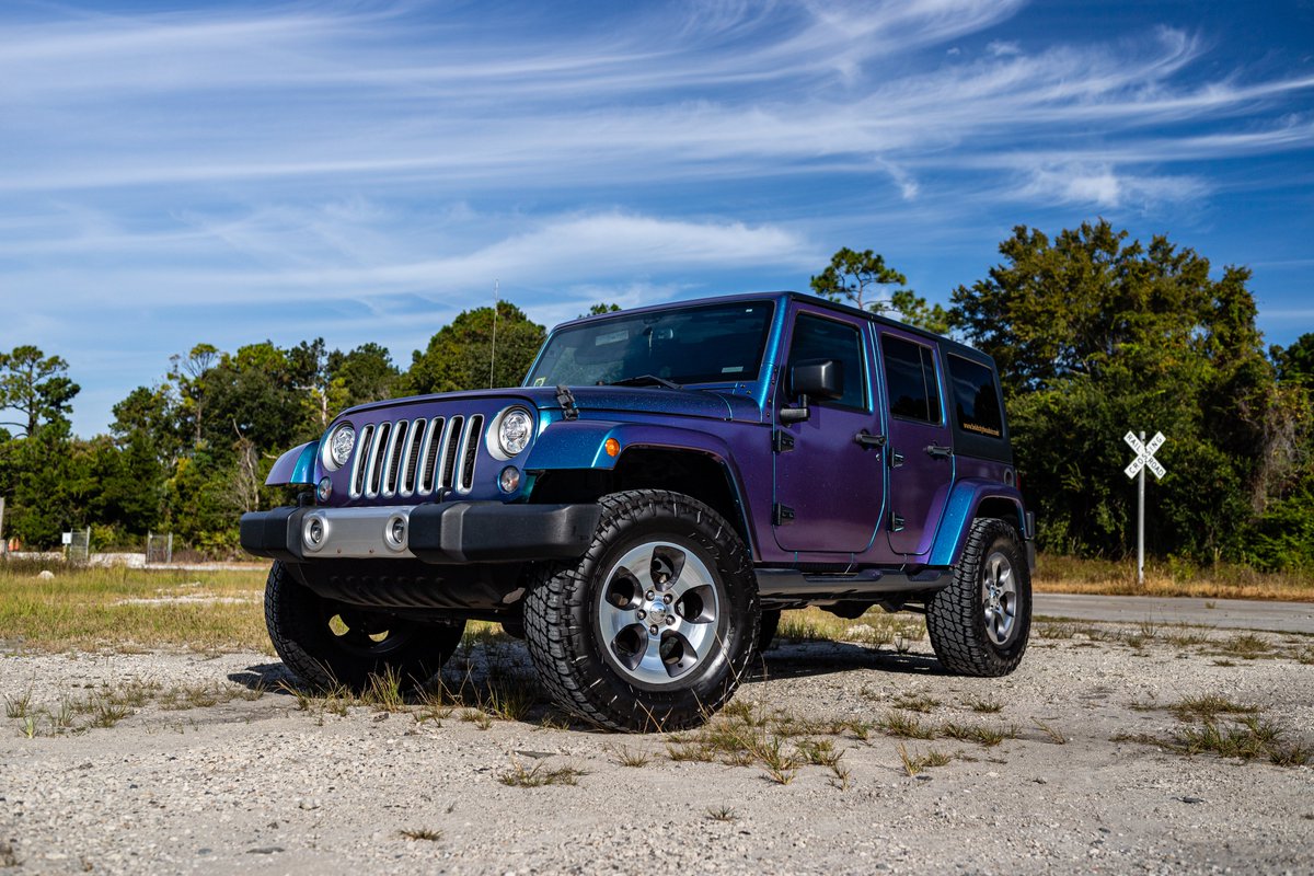 201WRAP's tweet photo. This is where wrap quotes change.

A standard exterior wrap usually stops at the outside panels.

This Jeep went deeper.

We wrapped the inside of the doors too.

More material.
More time.
More tight edges.
More cost. https://t.co/gdtlBpk0Tv
