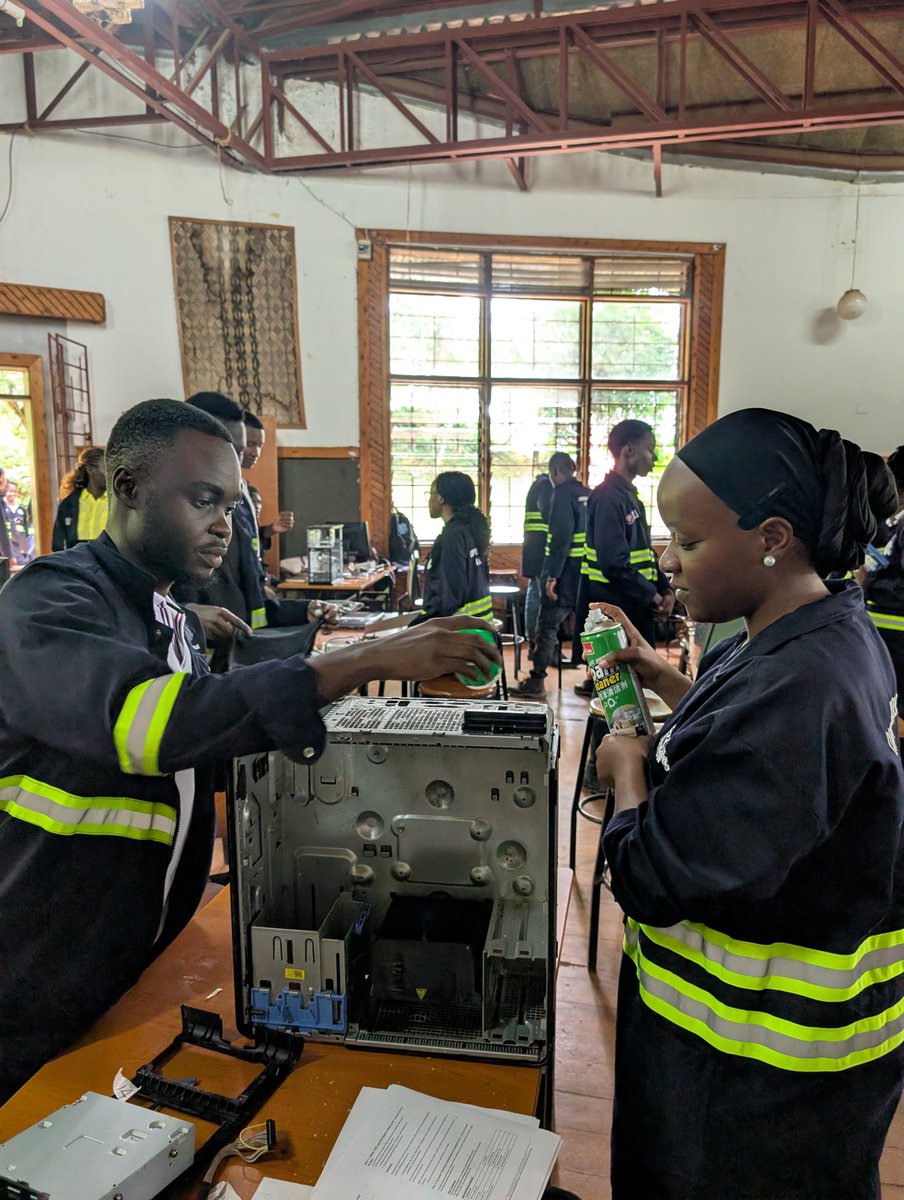 ucu_ComputEng's tweet photo. Today’s workshop practice hardware Lab session began with fire extinguisher drills and electrostatic discharge (ESD) safety protocols. 
Students then applied these practices in live PC assembly, cleaning, and component handling. https://t.co/Zv7dG5RSjV