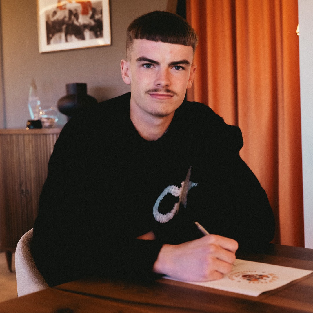 BlackpoolFC's tweet photo. Blackpool Football Club is pleased to announce that young shot-stoppers Charlie Brier and Kai Crowe have both signed professional contracts with the Club. ✍️

🍊 #UTMP