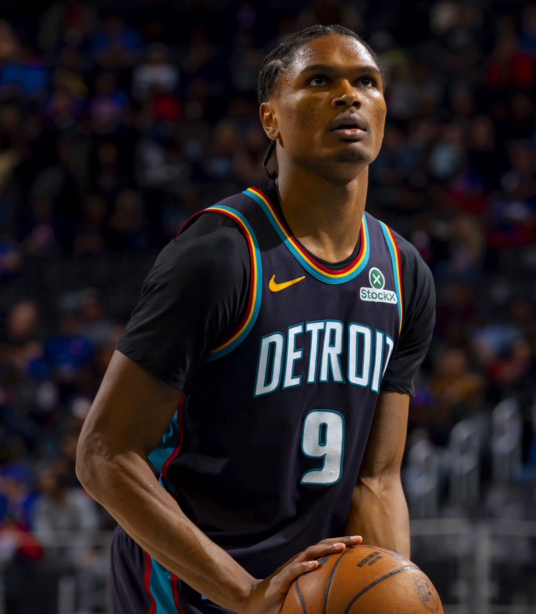 mc142609's tweet photo. Ausar Thompson 2026 playoff run:

1st in total stocks (1st steals + 4th blocks)
1st in deflections
2nd in stocks per game (3.8)
2nd in offensive rebounds 
2nd in opponent dfg% (35.5%) 

Held Mitchell to 6/25 (24%)
Held Harden to 0/8 (0%)
They combined for more TOV than made shots https://t.co/pv4ErJi9jh