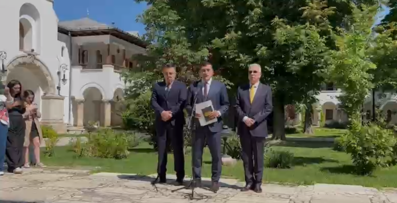 Real News tweet media