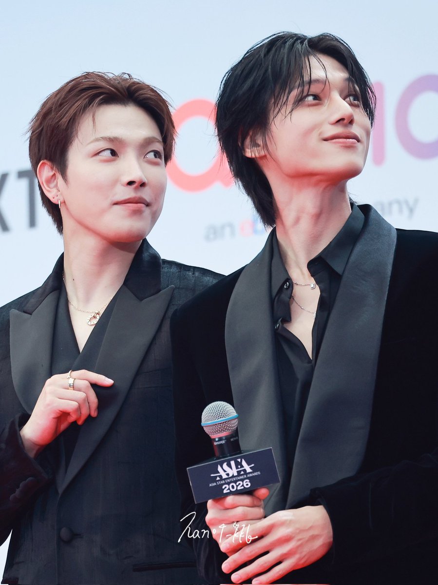 han04_kkk's tweet photo. 260517 ASEA
Topaz 🐿🐈‍⬛
#홍중 #HONGJOONG 
#우영 #WOOYOUNG 
#에이티즈 #ATEEZ https://t.co/tD3u1DobH0