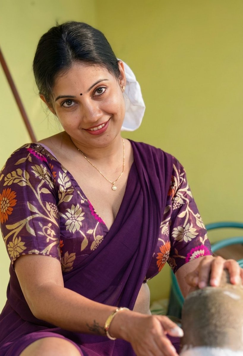 EAGLEVaasu's tweet photo. 32 Years Old Mallu aunty Purple Halcyon 🌝💜 https://t.co/Df1HZup4KD