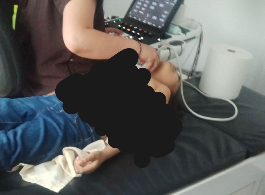 fiaheisenberg's tweet photo. Débora tiene pulmones bastante afectados por la Talasemia y no tener bazo. Va a necesitar dos dosis de dos vacunas: Menquadfi (Cada dosis Q1,680x2) y Neumococo 23/Pneumovax (Cada dosis en Q625x2). 
Budesonida indefinidamente. 

De más está decir que no pueden pagarlo. AYÚDENME, por favor, a hacer lo posible porque esto no se complique.  Pensaba que si 100 personas nos donan Q46, podemos comprar sus vacunas. 

Puede ser en BI Monetaria 0160108684 🙏🏻